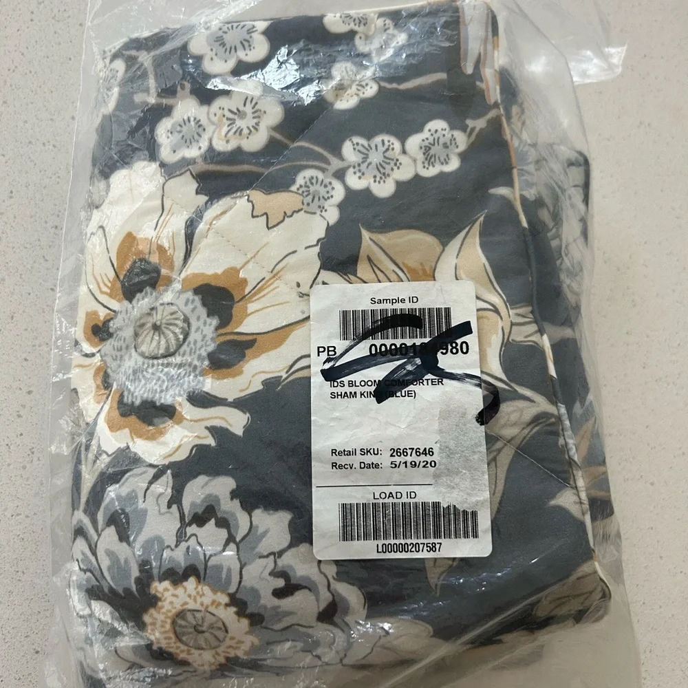 Pottery Barn Bloom Sateen King Sham Blue